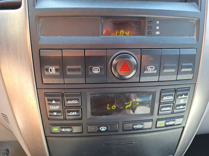 Kia Sorento 2.5CRDI 140kc Автоматик/Кожен с./Италия, снимка 15 - Автомобили и джипове - 52801806