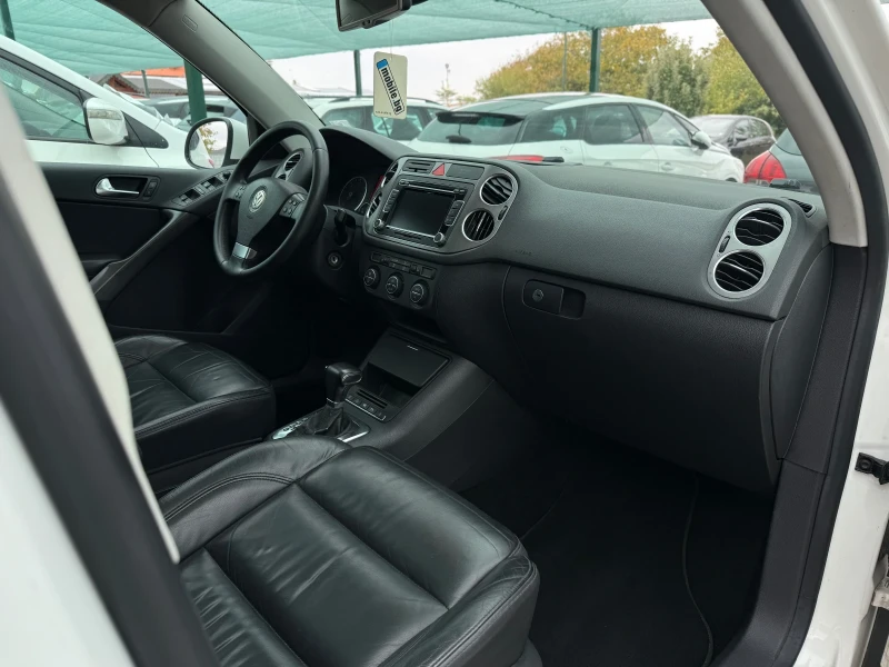 VW Tiguan 2.0TDi 4x4 КОЖА ПАНО САМОПАРК ФУЛЛ, снимка 11 - Автомобили и джипове - 52050662
