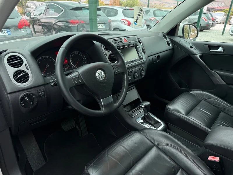 VW Tiguan 2.0TDi 4x4 КОЖА ПАНО САМОПАРК ФУЛЛ, снимка 9 - Автомобили и джипове - 52050662