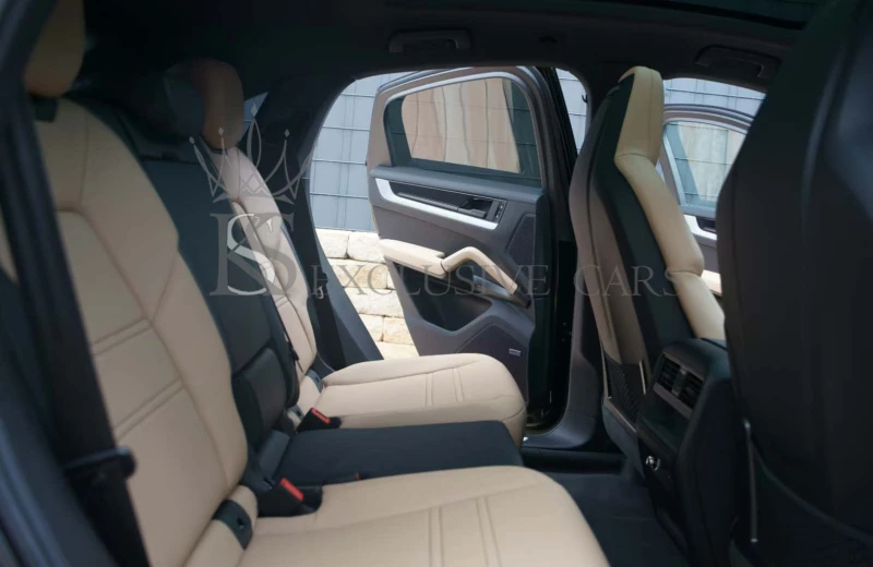 Porsche Cayenne E-HYBRID* COUPE* SPORT-DESIGN* CHRONO* P-DISPLAY* , снимка 12 - Автомобили и джипове - 52134448