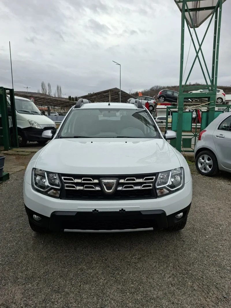 Dacia Duster 1.6I 4x4 Navi, снимка 2 - Автомобили и джипове - 53111634