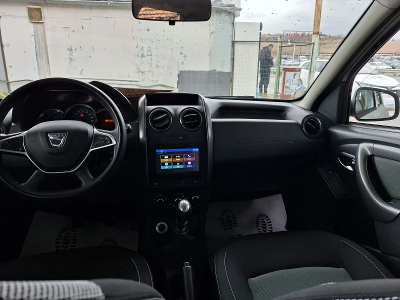 Dacia Duster 1.6I 4x4 Navi, снимка 15 - Автомобили и джипове - 53111634