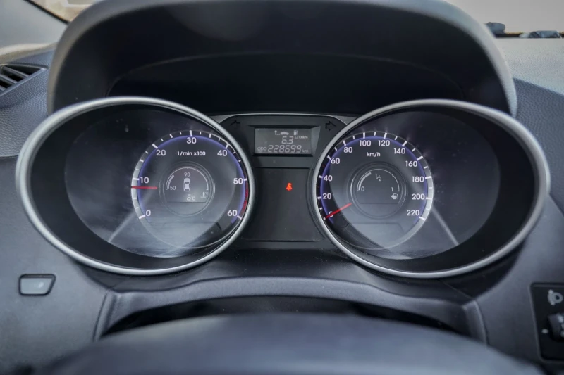 Hyundai IX35, снимка 10 - Автомобили и джипове - 53584715
