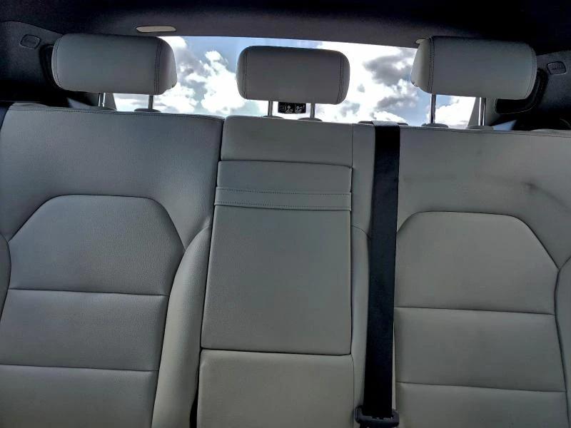 Mercedes-Benz GLA 250 2.0L 4 All wheel drive, снимка 3 - Автомобили и джипове - 52800039