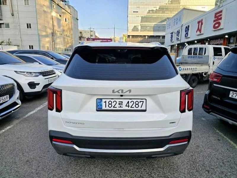 Kia Sorento HEV 1.6 2WD| 226к.с.| ВКЛ.ТЕХНОТЕСТ, снимка 3 - Автомобили и джипове - 55611696
