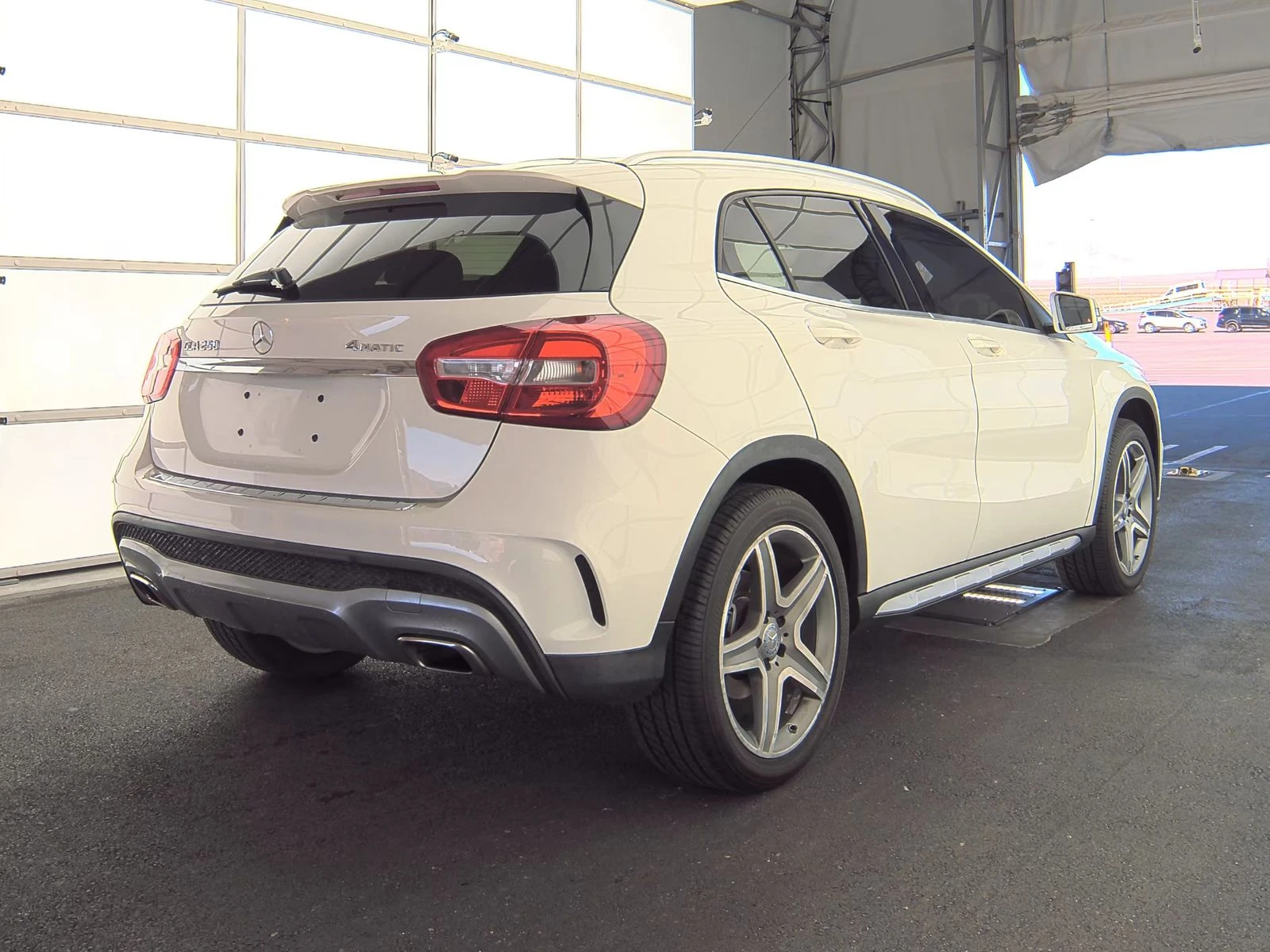 Mercedes-Benz GLA 250 4MATIC* AMG STYLE - изображение 4