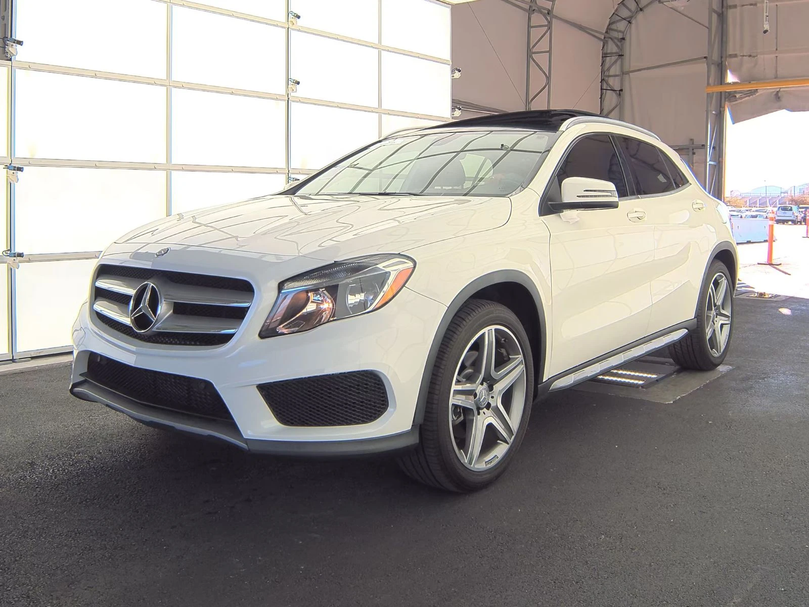 Mercedes-Benz GLA 250 4MATIC* AMG STYLE - [1] 