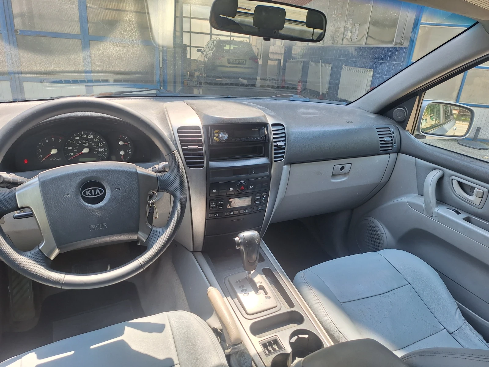Kia Sorento 2.5CRDI 140kc Автоматик/Кожен с./Италия - изображение 10