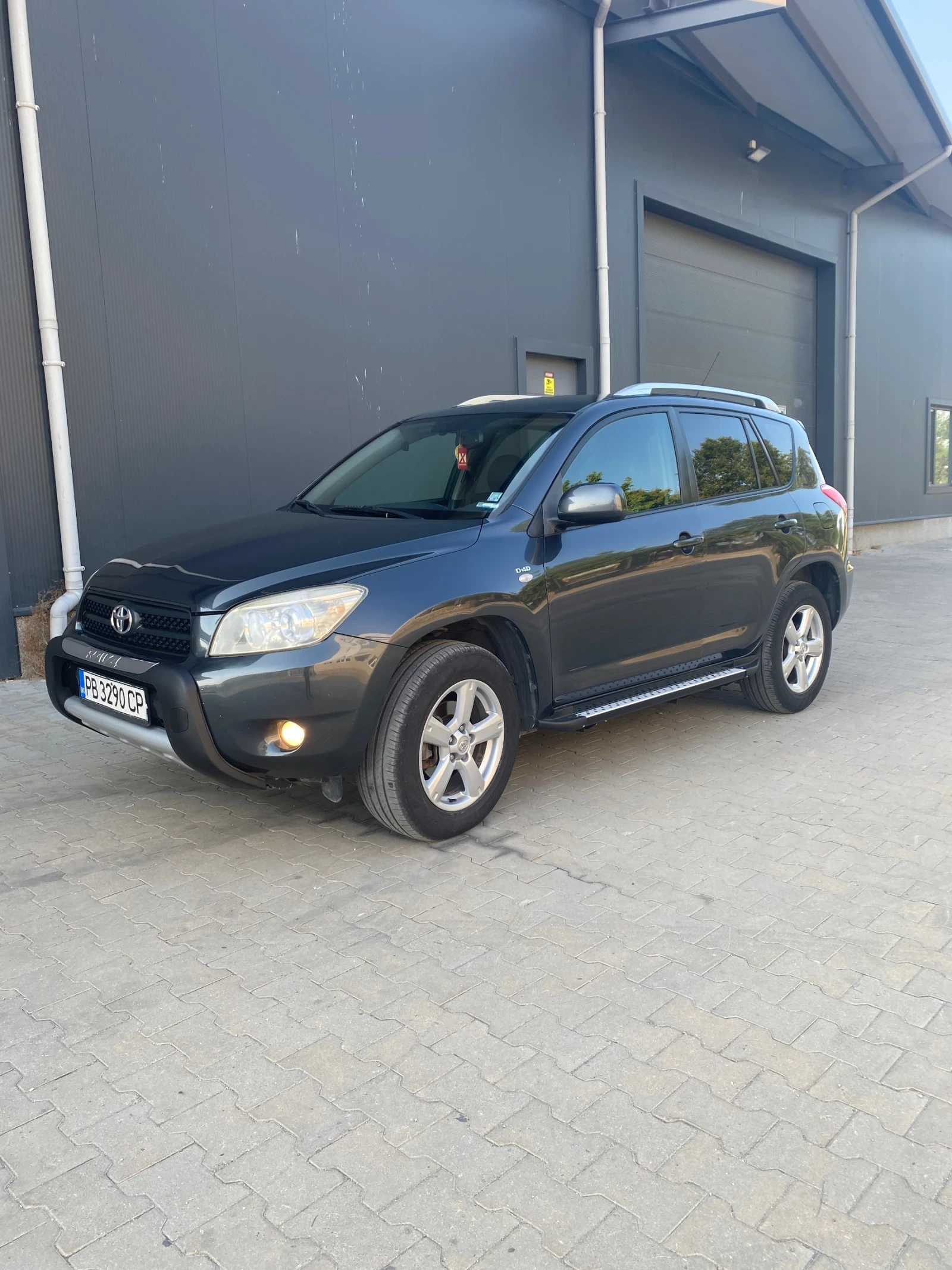 Toyota Rav4 D-4D luxury - изображение 3