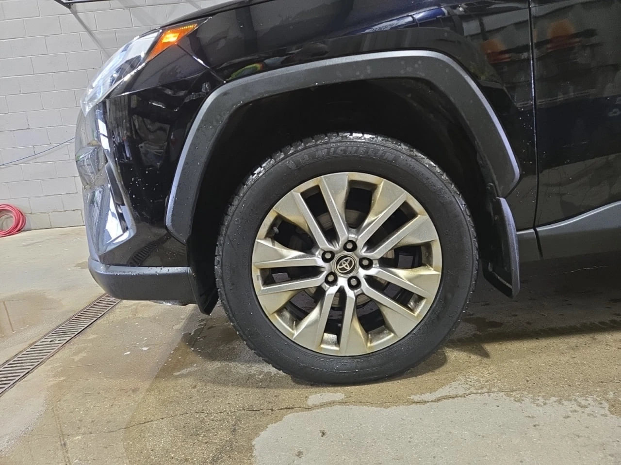 Toyota Rav4 AWD XLE * CARFAX * АвтоКредит * Цена до България*  - изображение 5