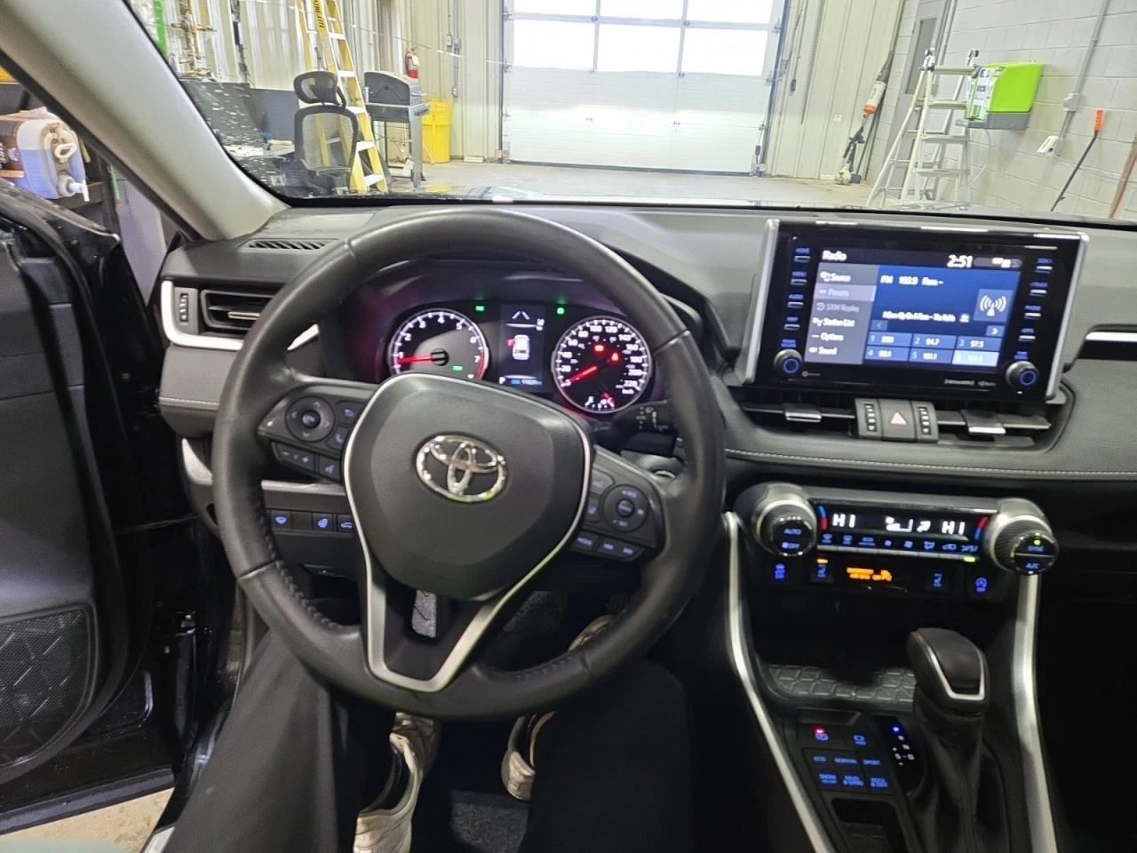Toyota Rav4 AWD XLE * CARFAX * АвтоКредит * Цена до България*  - изображение 10