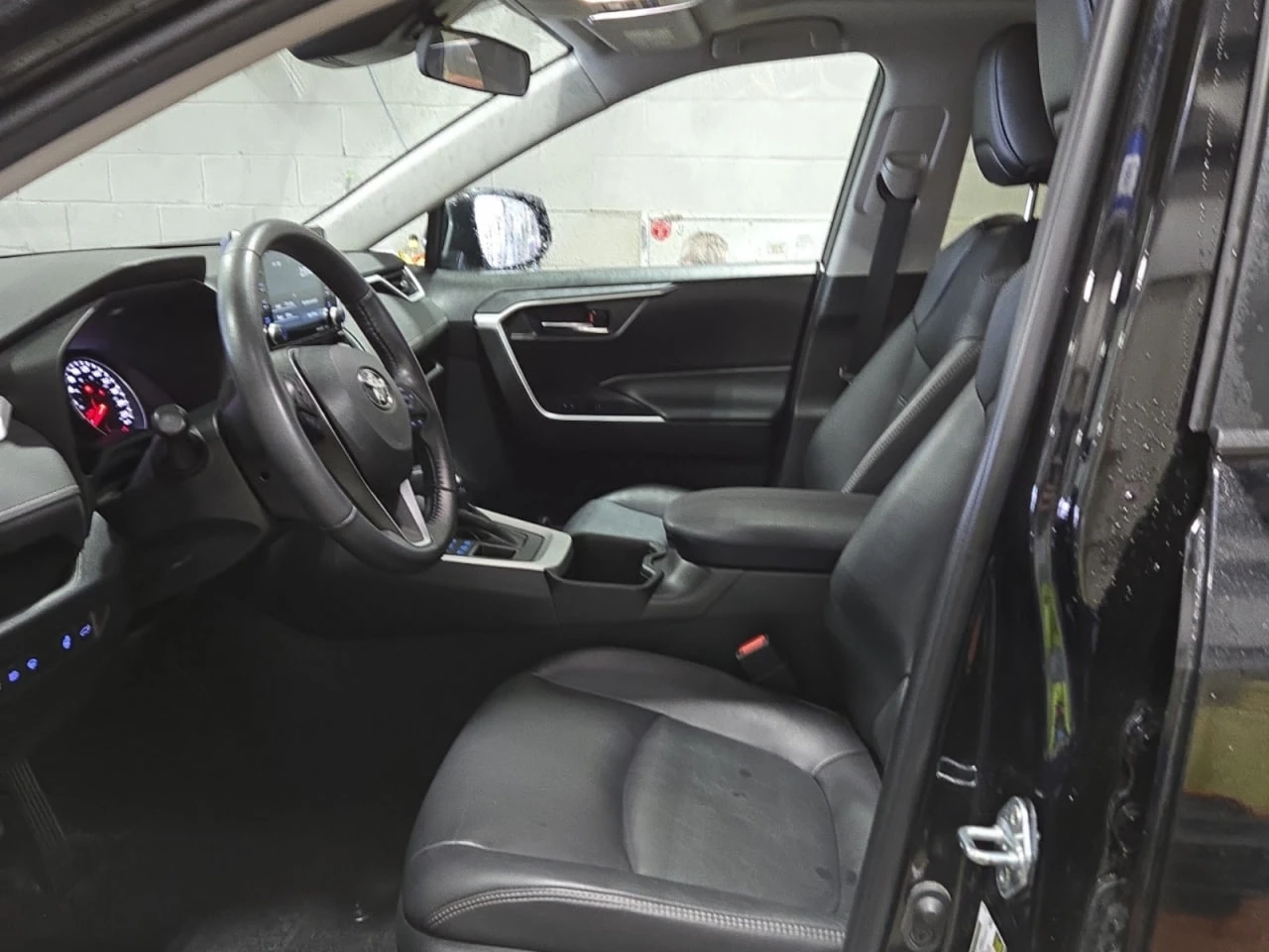 Toyota Rav4 AWD XLE * CARFAX * АвтоКредит * Цена до България*  - изображение 9