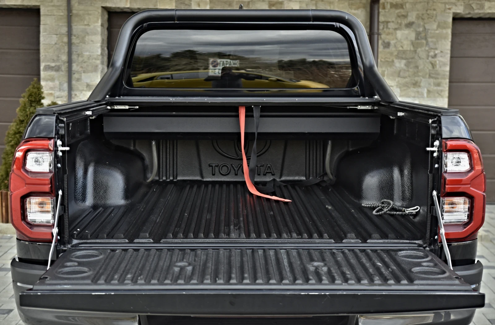 Toyota Hilux GR Sport, снимка 6 - Автомобили и джипове - 54042080