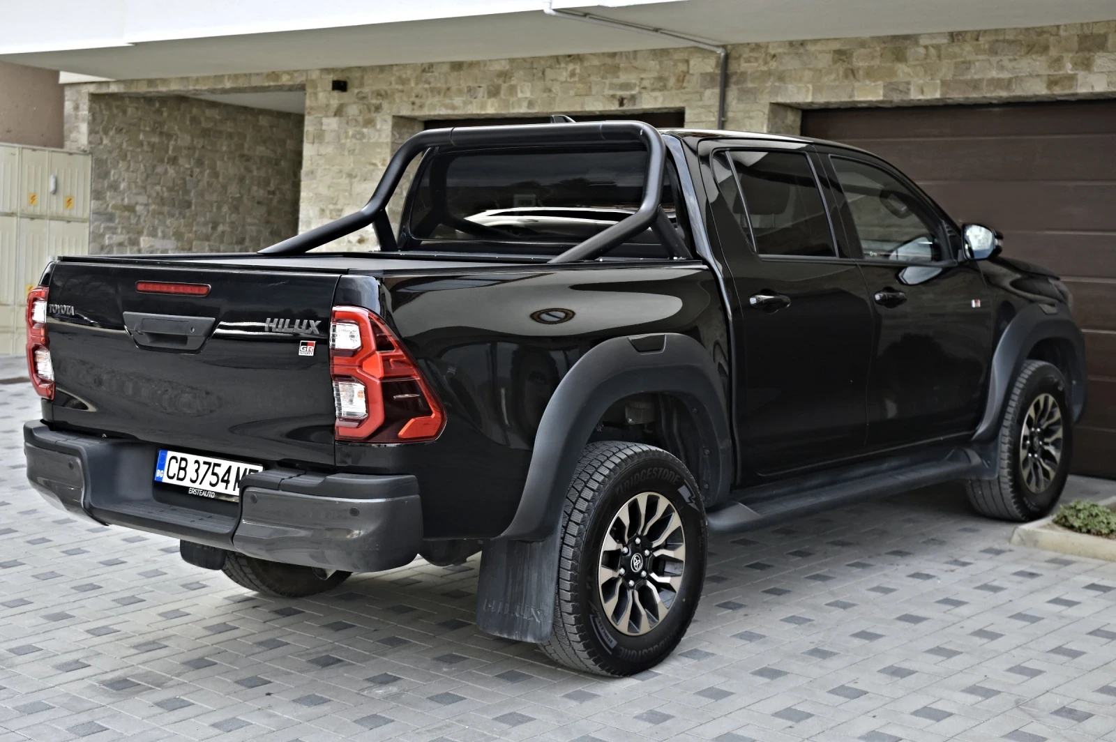 Toyota Hilux GR Sport, снимка 5 - Автомобили и джипове - 54042080