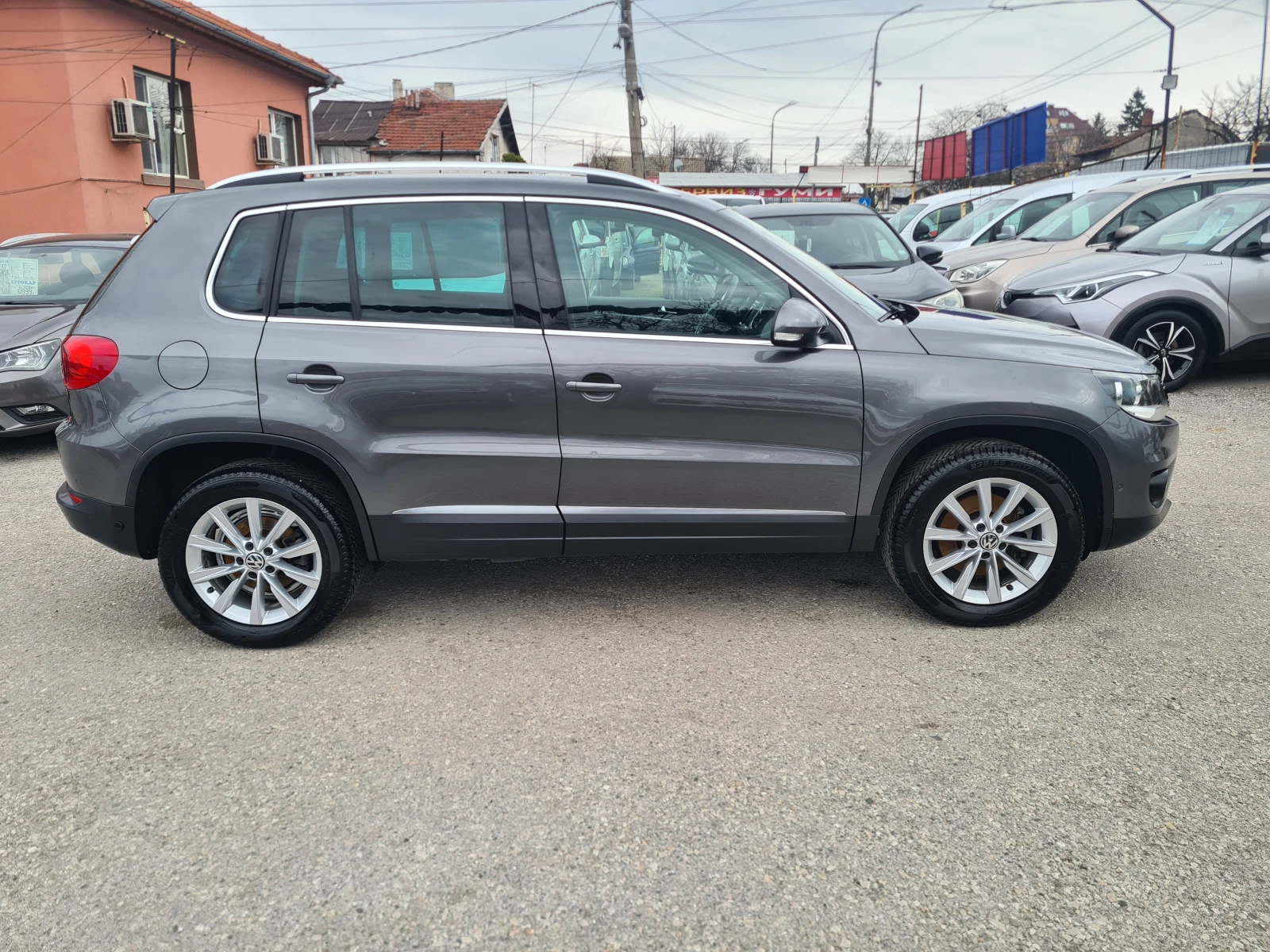 VW Tiguan 2.0TDI-4MOTION-ЛИЗИНГ, снимка 4 - Автомобили и джипове - 54042648