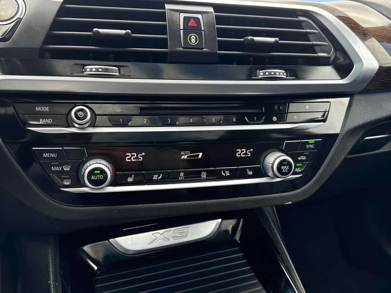 BMW X3 * xDrive30i * ПОДГРЕВ* ПАНОРАМА* ДИГИТАЛНО ТАБЛО, снимка 13 - Автомобили и джипове - 54499733