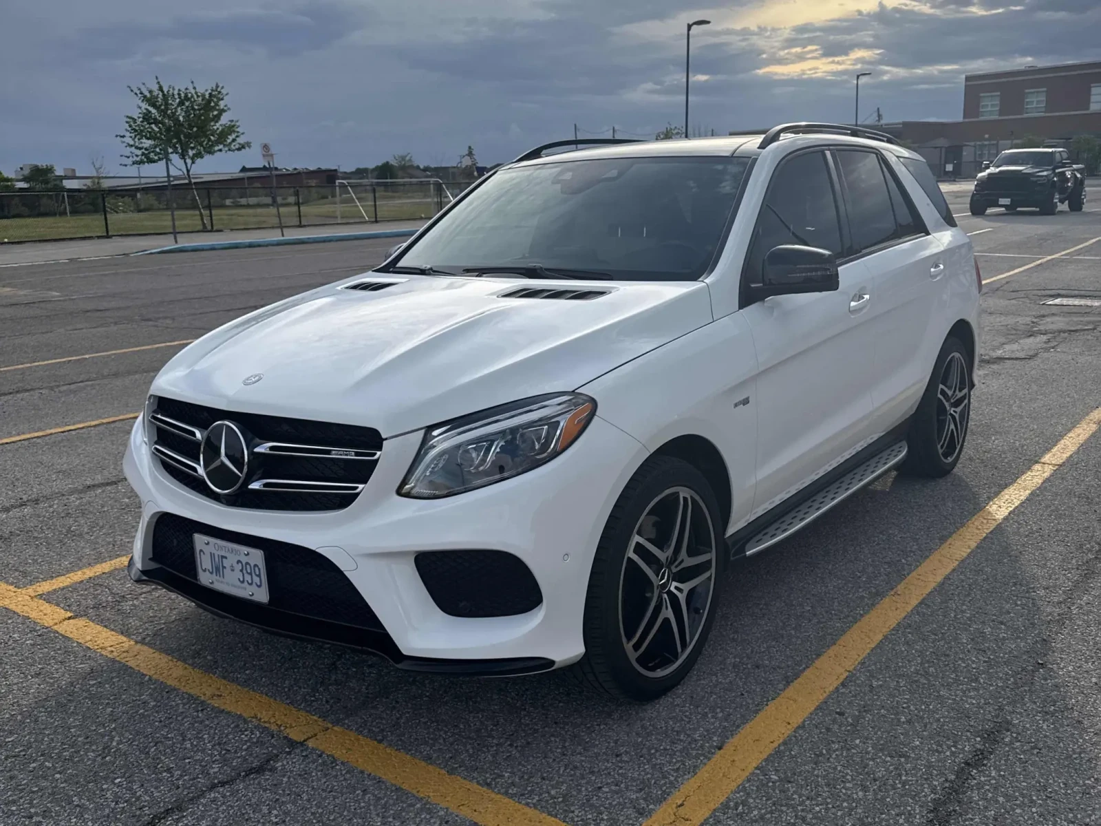 Mercedes-Benz GLE 43 AMG ПЕРФЕКТНА!!!* Телевизори* Харман* Подгреви* Панора