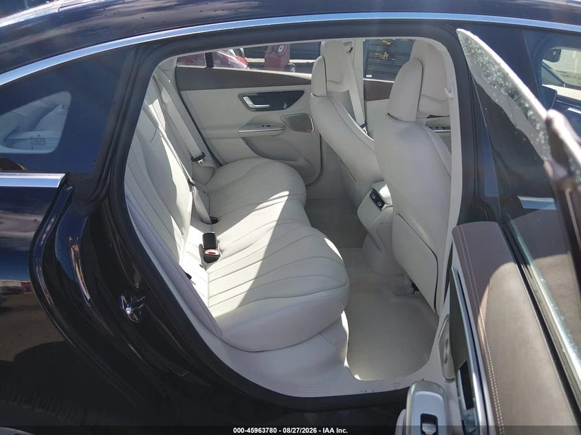 Mercedes-Benz EQE 350 4MATIC+ Sedan, снимка 8 - Автомобили и джипове - 56217949