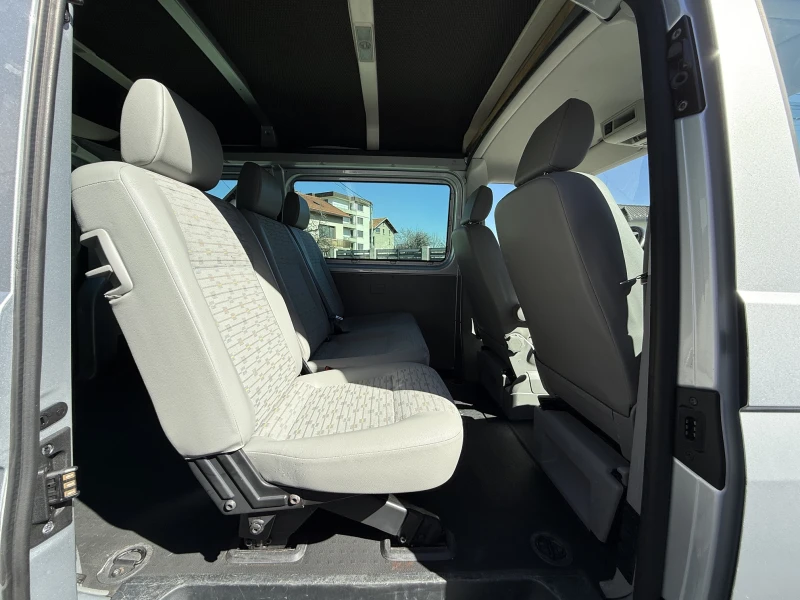 VW Caravelle 2.0TDI-AVTOMAT-4X4-ТОВАРОПЪТНИЧЕСКИ-ШВЕЙЦАРИЯ!, снимка 13 - Бусове и автобуси - 49570338