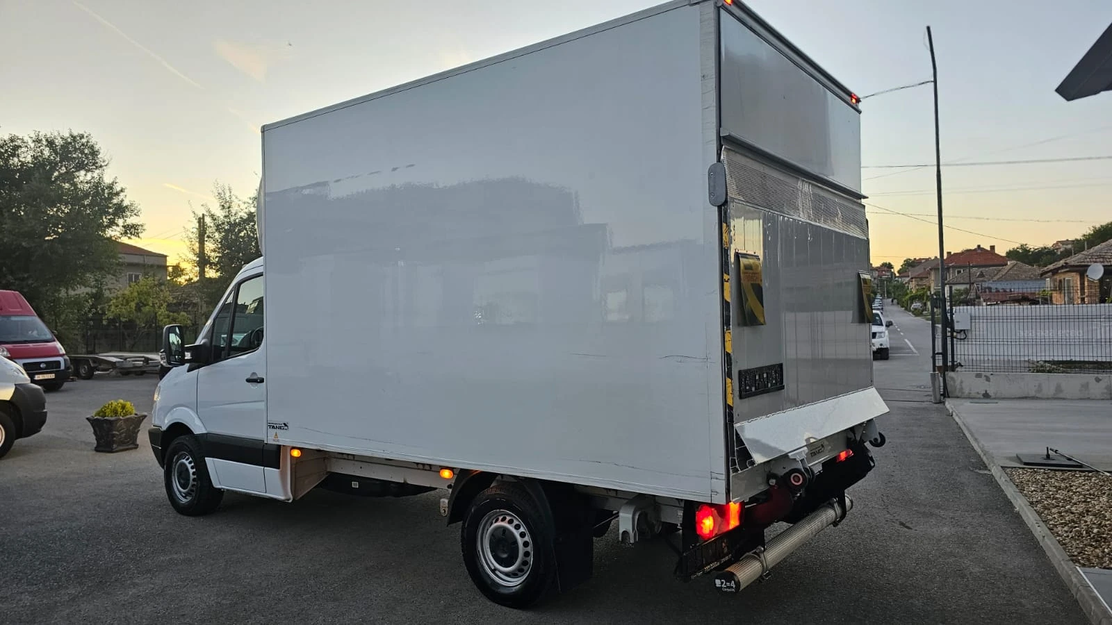 Mercedes-Benz Sprinter 319 3.0D 6SP CH-П. БОРД-ХЛАДИЛЕН-ИСТОРИЯ-ТОП СЪСТ., снимка 4 - Бусове и автобуси - 56034199