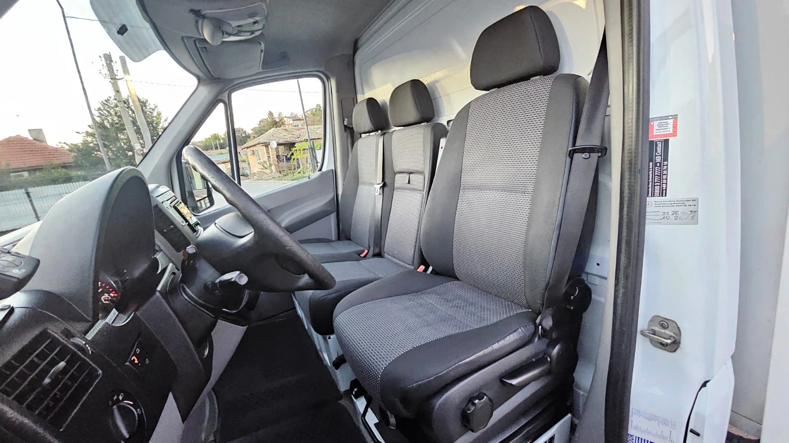 Mercedes-Benz Sprinter 319 3.0D 6SP CH-П. БОРД-ХЛАДИЛЕН-ИСТОРИЯ-ТОП СЪСТ., снимка 8 - Бусове и автобуси - 56034199