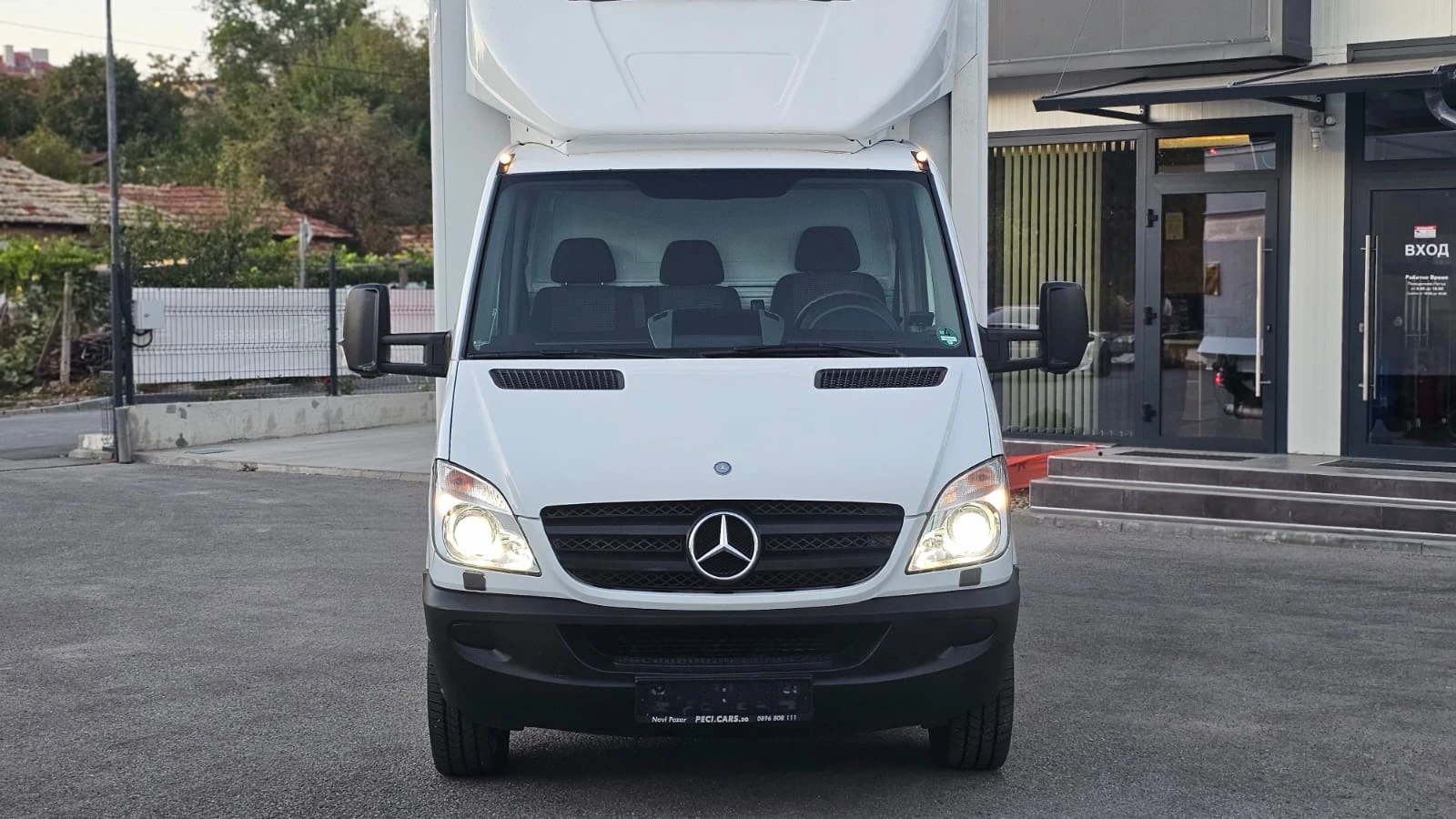 Mercedes-Benz Sprinter 319 3.0D 6SP CH-П. БОРД-ХЛАДИЛЕН-ИСТОРИЯ-ТОП СЪСТ., снимка 2 - Бусове и автобуси - 56034199