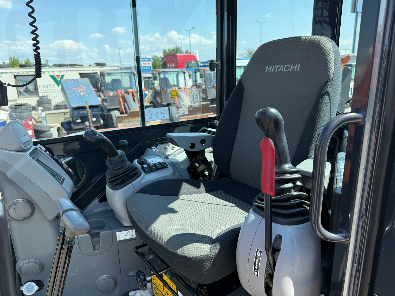 Багер Hitachi ZX 48 U-6, снимка 10 - Индустриална техника - 54414223