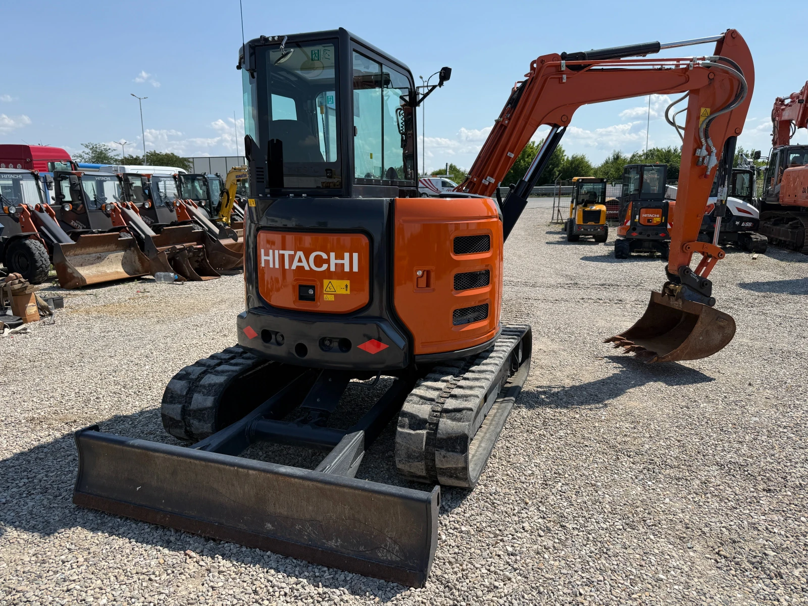Багер Hitachi ZX 48 U-6, снимка 17 - Индустриална техника - 54414223