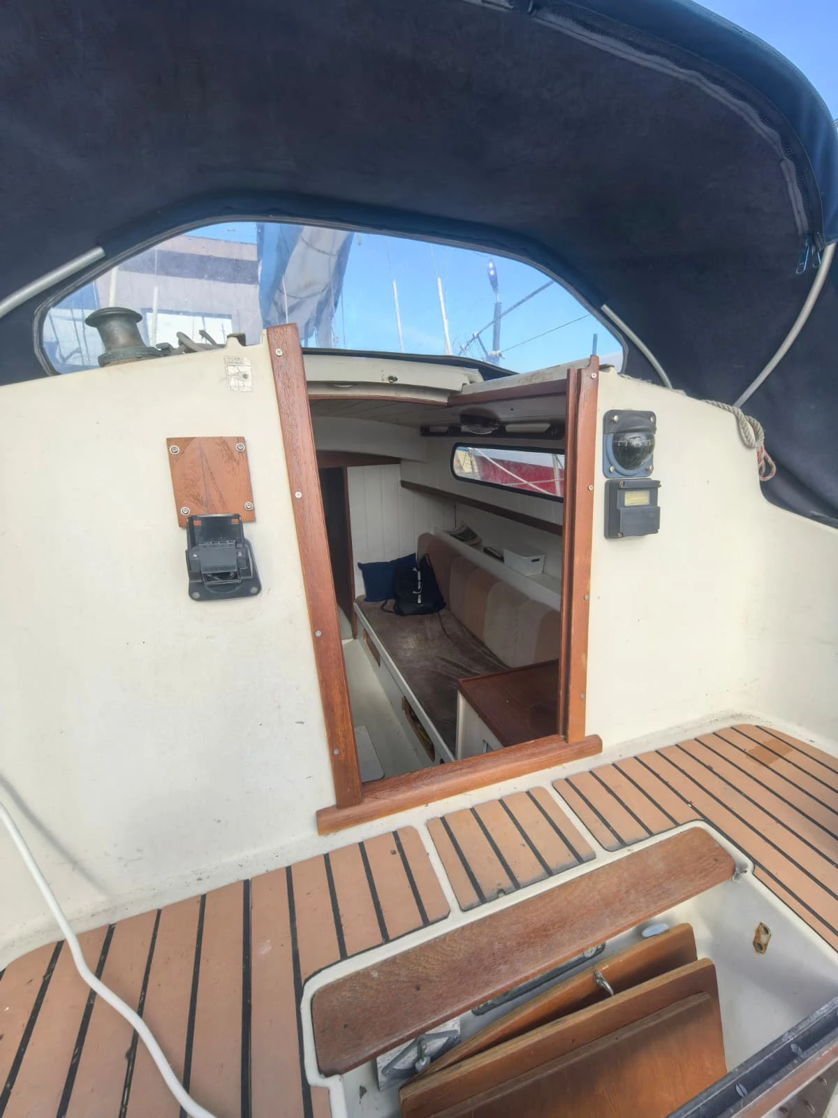 ���������� ����� Albin Marin Vega | Mobile.bg � ����������� 14