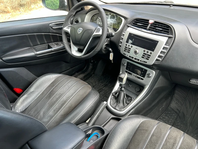 Lancia Delta 1.4 i, снимка 12 - Автомобили и джипове - 46990270