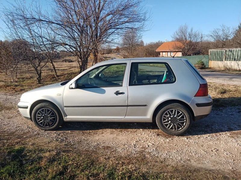 VW Golf, снимка 4 - Автомобили и джипове - 48088467