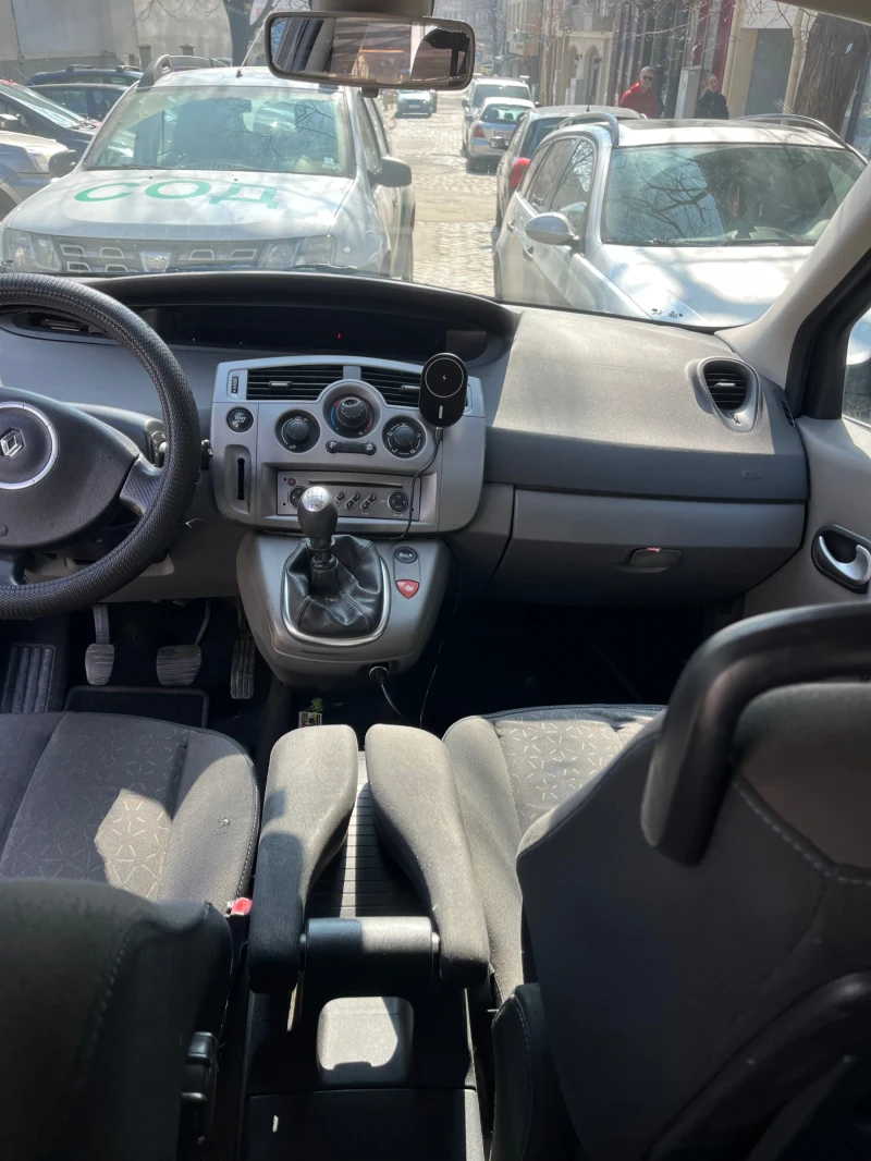 Renault Scenic, снимка 12 - Автомобили и джипове - 49445096