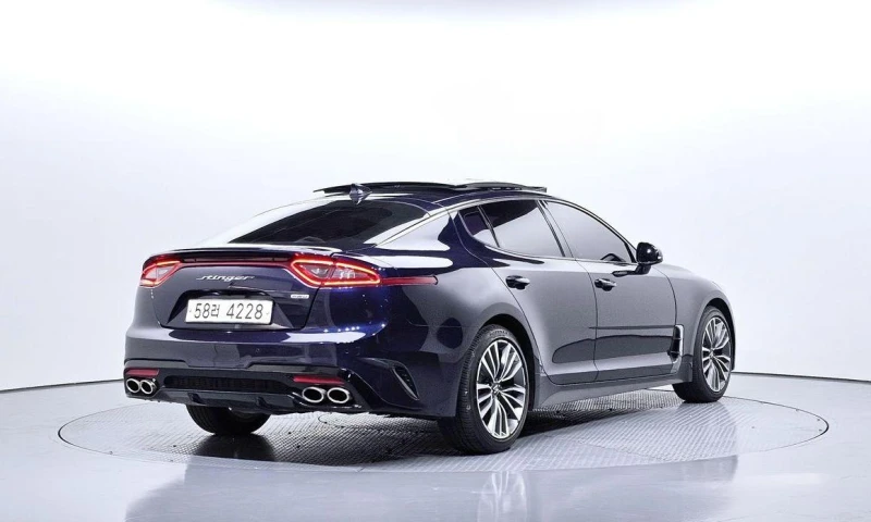 Kia Stinger 2.0 Turbo AWD * НАЙ-ДОБРА ЦЕНА В БЪЛГАРИЯ* , снимка 2 - Автомобили и джипове - 51967194