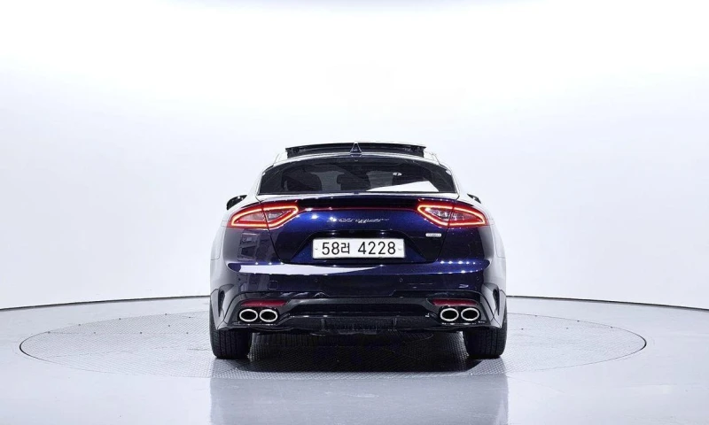 Kia Stinger 2.0 Turbo AWD * НАЙ-ДОБРА ЦЕНА В БЪЛГАРИЯ* , снимка 4 - Автомобили и джипове - 51967194