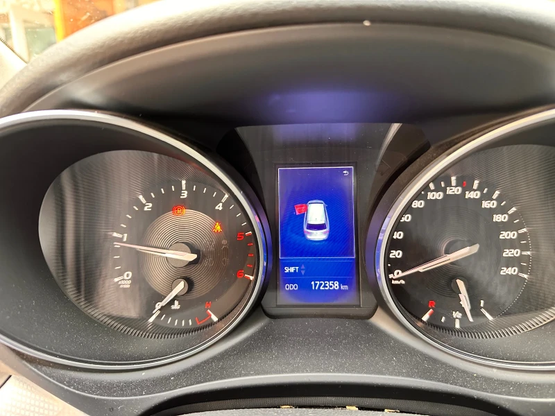 Toyota Avensis, снимка 3 - Автомобили и джипове - 52555005