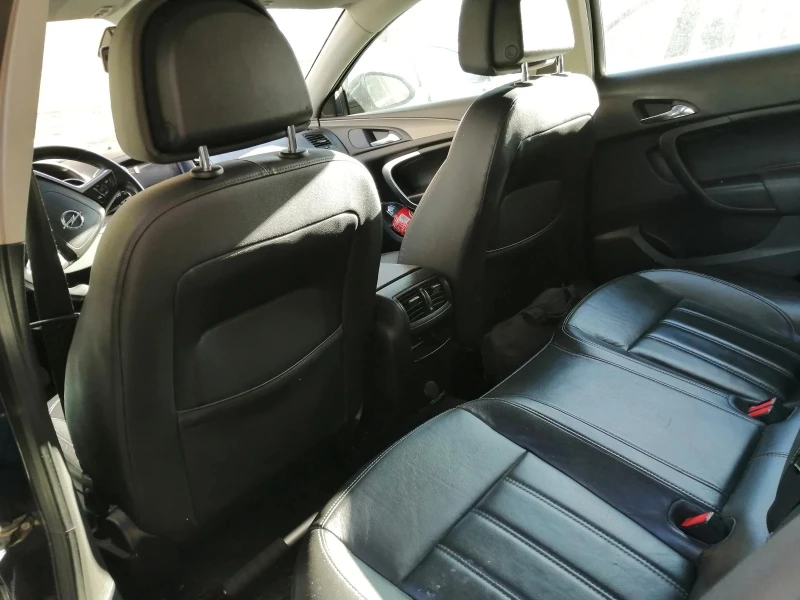 Opel Insignia, снимка 15 - Автомобили и джипове - 52726063