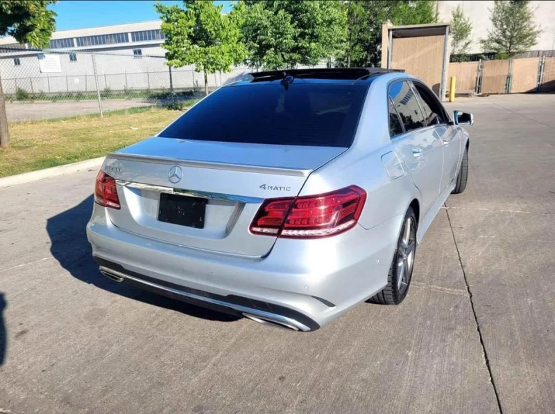 Mercedes-Benz E 400 AMG PACK* 4MATIC* CARFAX* АВТО КРЕДИТ* , снимка 3 - Автомобили и джипове - 53355177