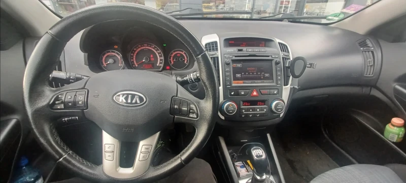 Kia Ceed, снимка 6 - Автомобили и джипове - 53357214