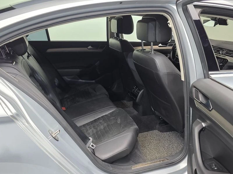 VW Passat 2.0 DFC Automatic, снимка 12 - Автомобили и джипове - 55723111
