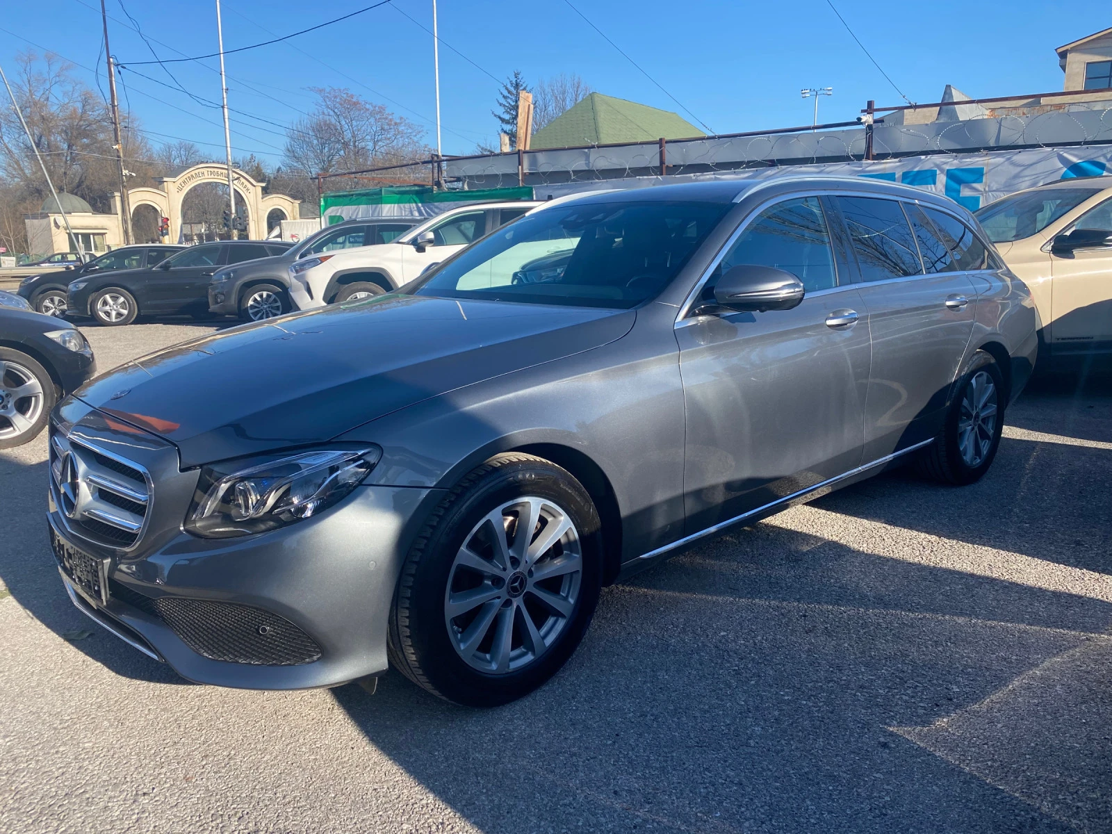 Mercedes-Benz E 200 200 4matic, Keyless, Head Up, 360 камера. 139000км, снимка 1