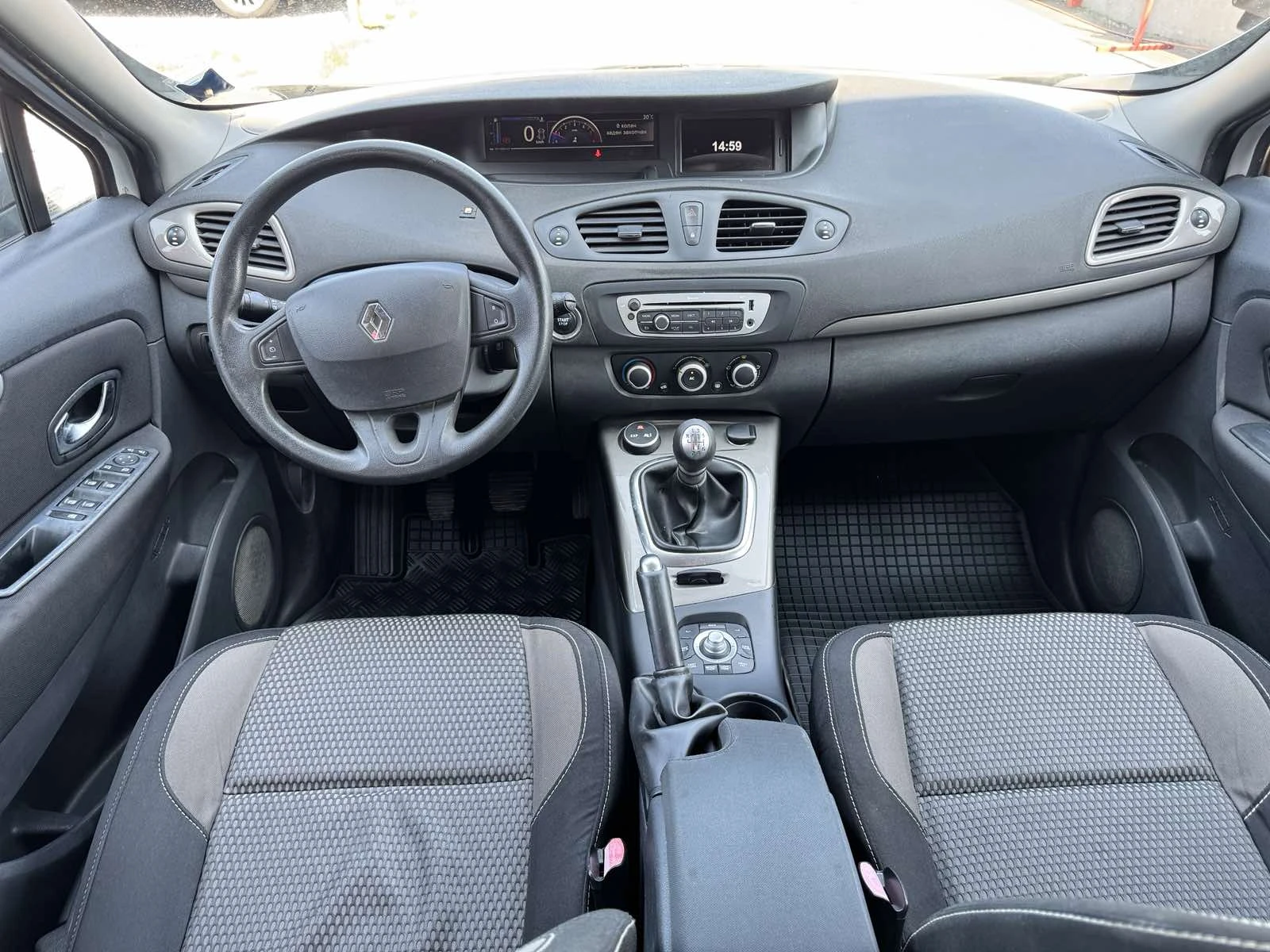 Renault Scenic 1.5 DCI KROSS - изображение 9