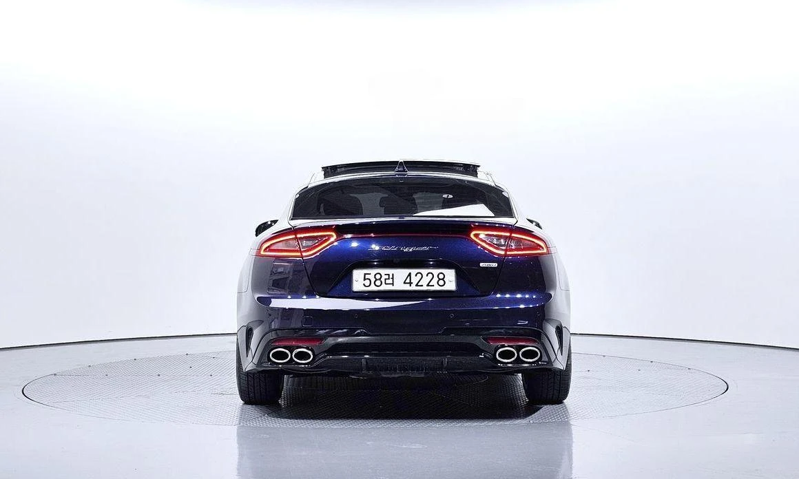 Kia Stinger 2.0 Turbo AWD * НАЙ-ДОБРА ЦЕНА В БЪЛГАРИЯ*  - изображение 4