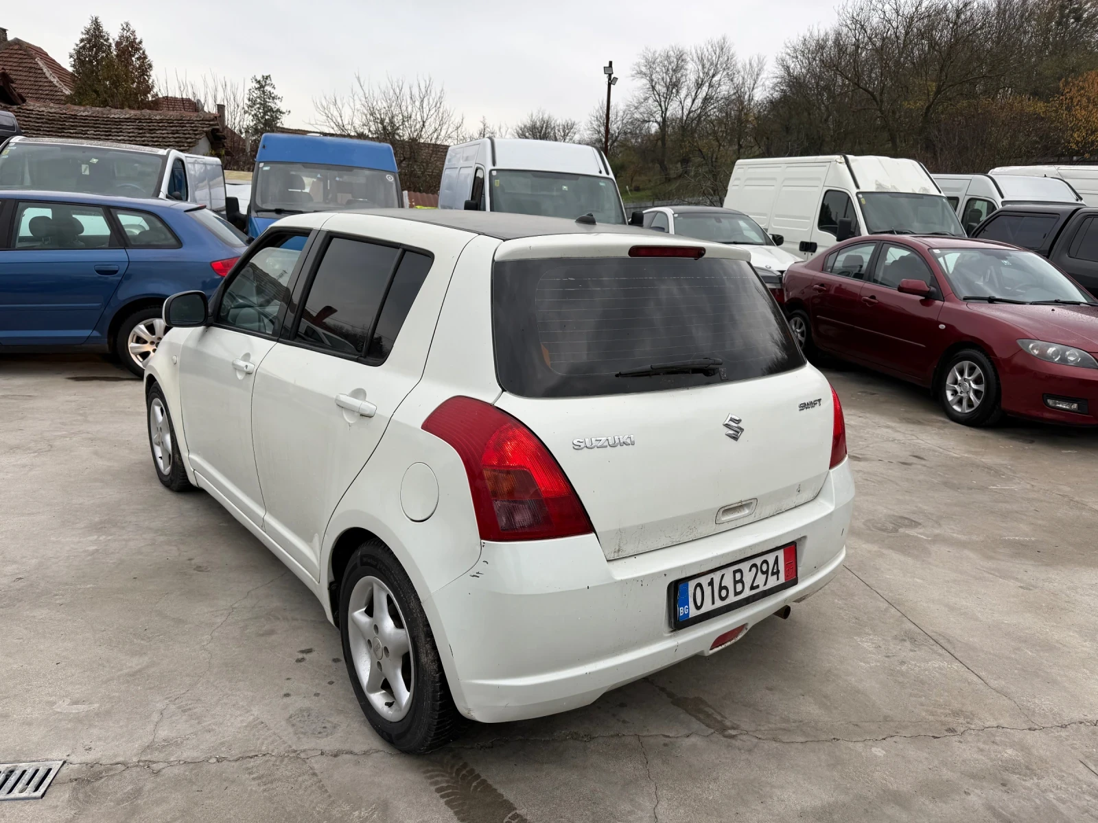 Suzuki Swift 1.3i КЛИМАТИК - изображение 7
