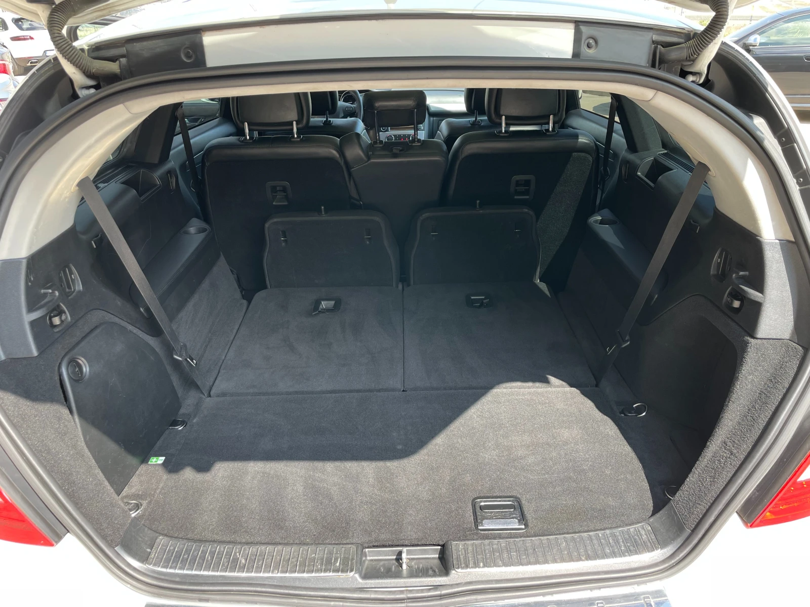 Mercedes-Benz R 350 4 Matic, снимка 9 - Автомобили и джипове - 53731881