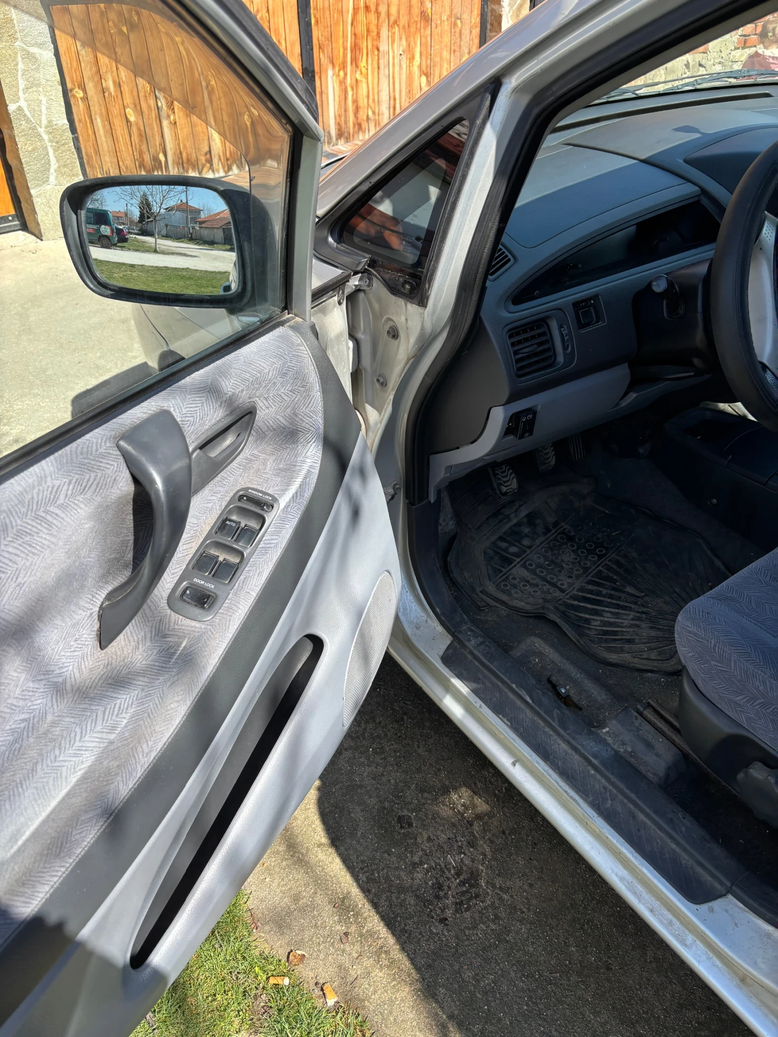 Suzuki Liana 1.6 4x4, снимка 7 - Автомобили и джипове - 53845880