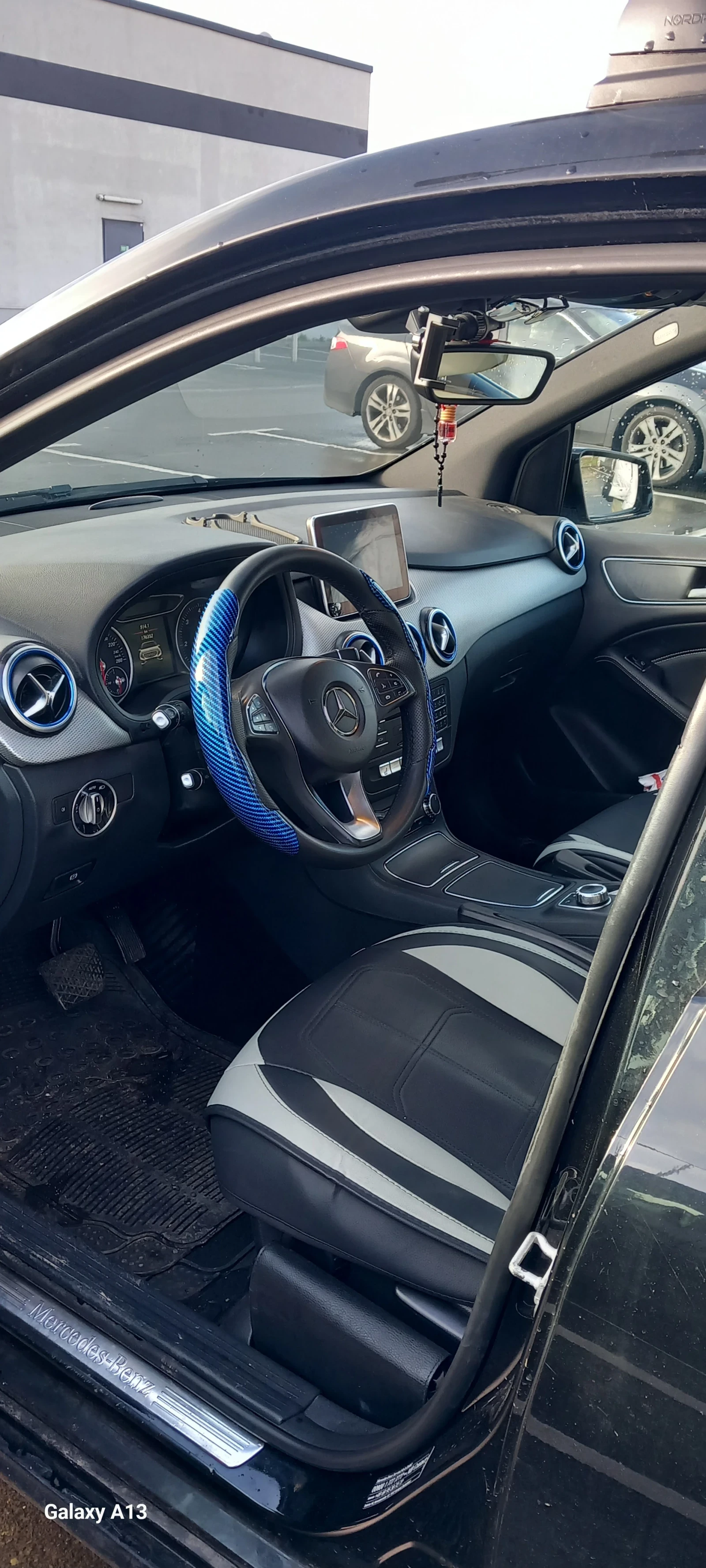 Mercedes-Benz B 180, снимка 3 - Автомобили и джипове - 54071700