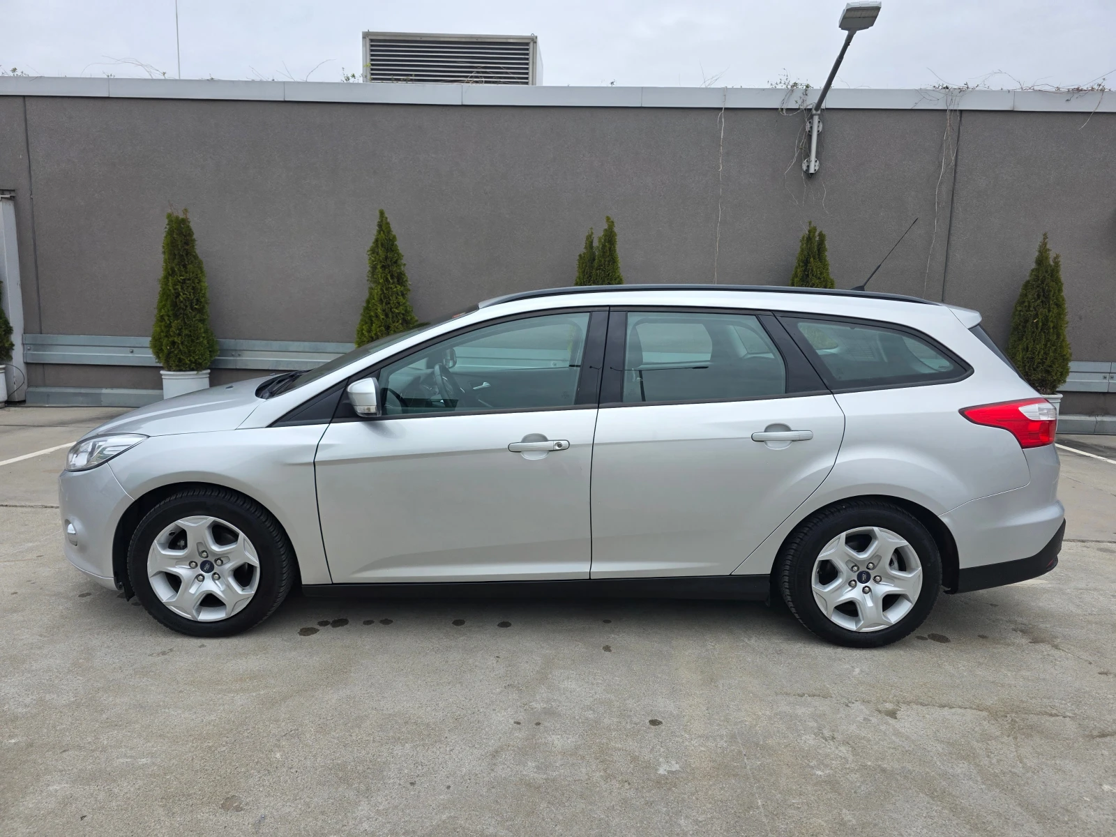 Ford Focus III-Wagon-1.6 Ti-VCT-LPG, снимка 8 - Автомобили и джипове - 54324837
