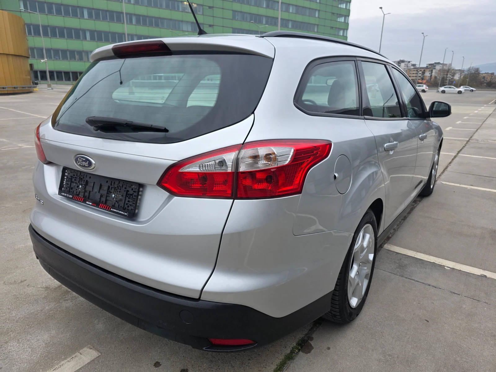 Ford Focus III-Wagon-1.6 Ti-VCT-LPG, снимка 5 - Автомобили и джипове - 54324837