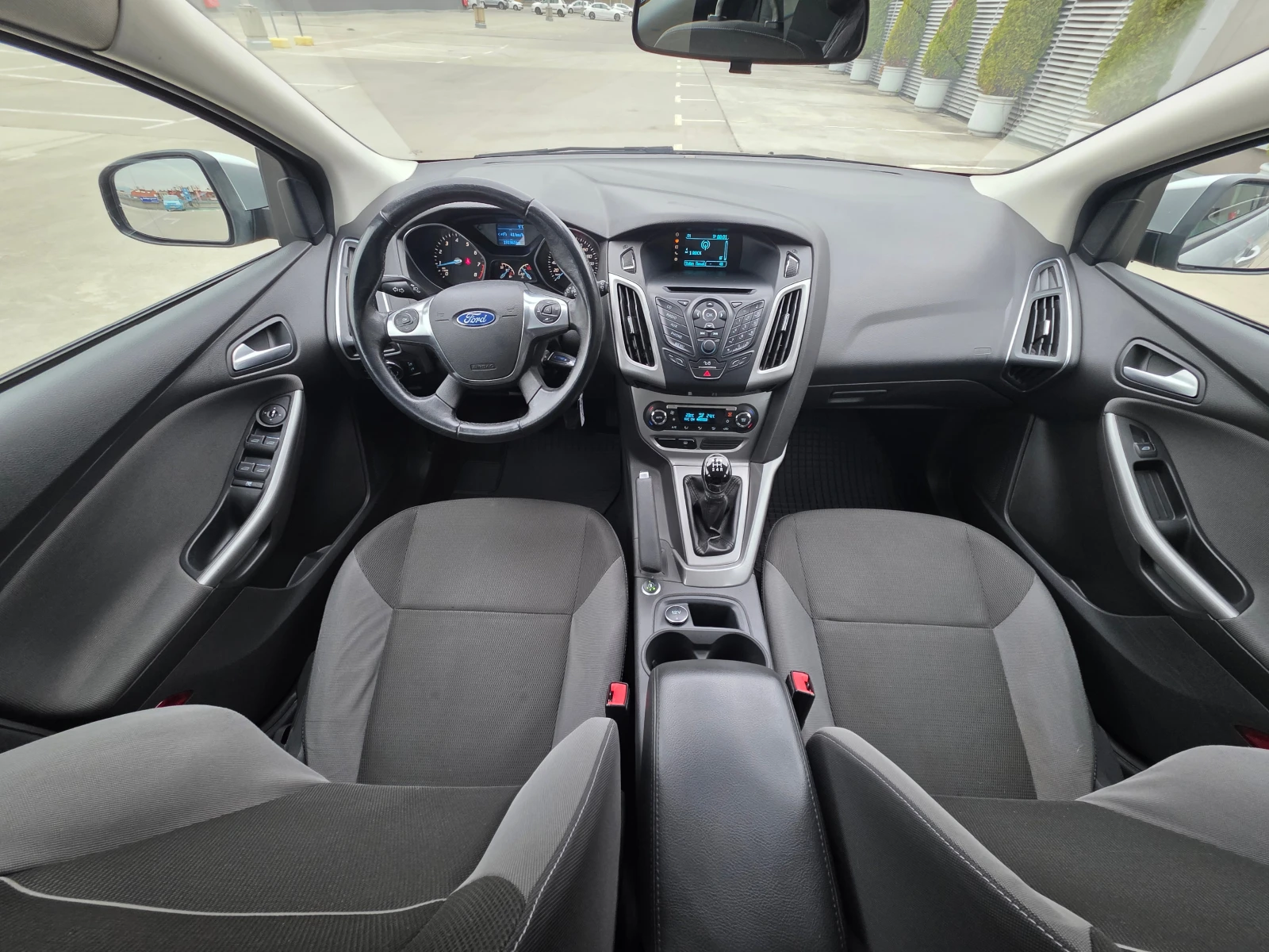 Ford Focus III-Wagon-1.6 Ti-VCT-LPG, снимка 11 - Автомобили и джипове - 54324837