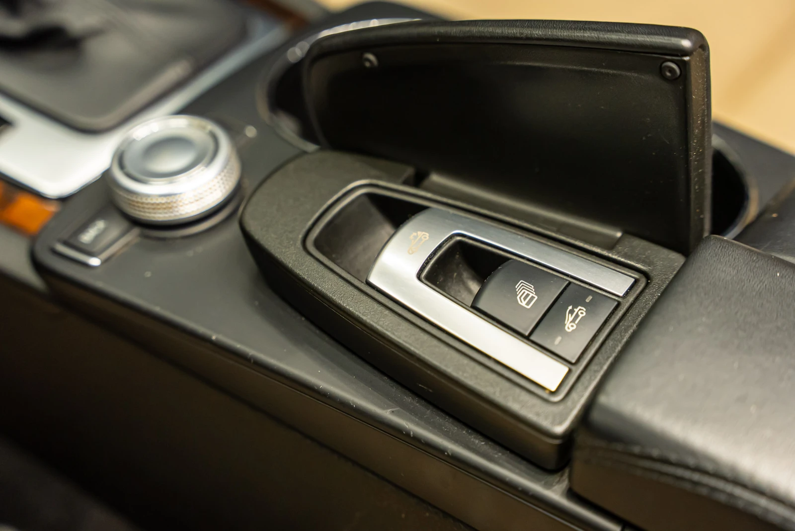 Mercedes-Benz E 55 E 550, снимка 15 - Автомобили и джипове - 54340854